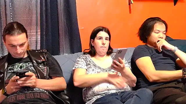 Roommatesgonewild online show from December 3, 2025, 7:57 pm