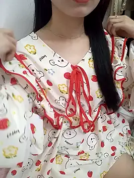 Snapshot of Lovely_kute chatting on March 21, 2025, 11:23 pm Lovely kute online show from March 21, 2025, 11:23 pm