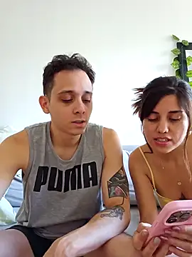 SaraLatinayPrimiciax online show from January 14, 2025, 4:50 pm