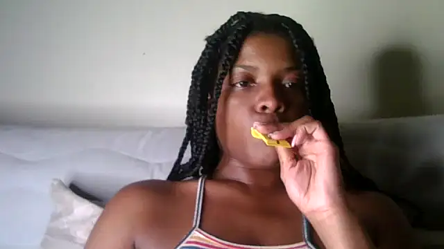 Snapshot of CaramelGoddessxoxo chatting on June 3, 2026, 5:19 am CaramelGoddessxoxo online show from June 3, 2026, 5:19 am