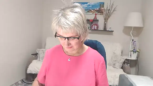 FleurMays online show from October 13, 2025, 5:20 am