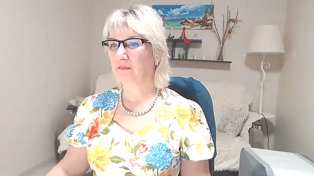 FleurMays online show from February 25, 2025, 5:52 am