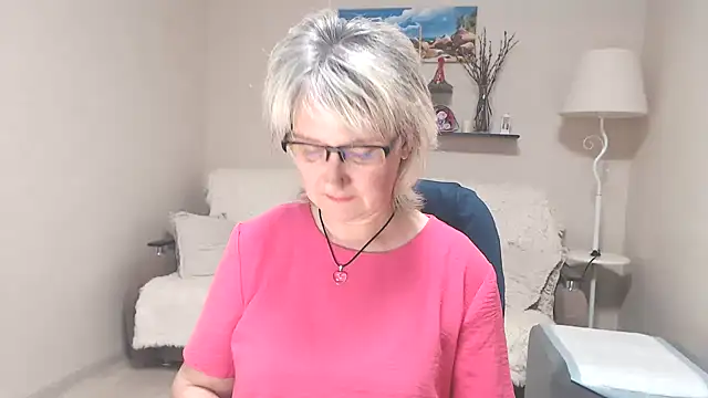 Snapshot of FleurMays chatting on June 28, 2026, 5:03 am FleurMays online show from June 28, 2026, 5:03 am