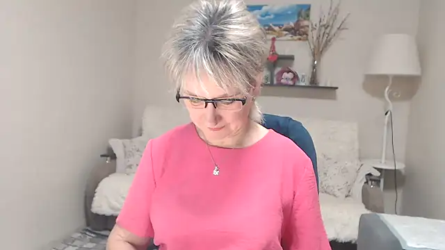 FleurMays online show from November 28, 2025, 5:07 am