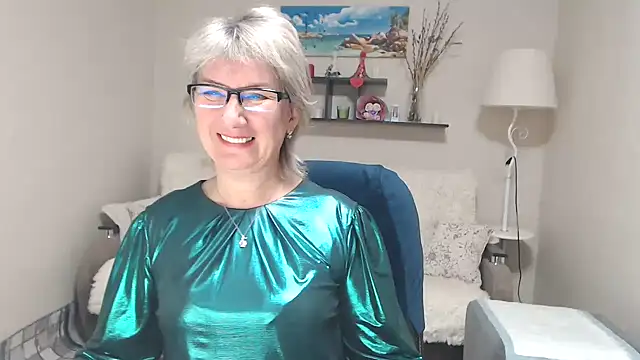 FleurMays online show from November 9, 2025, 5:00 am