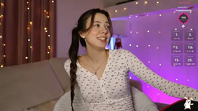 Snapshot of Goldy_Grace_ chatting on January 14, 2025, 5:56 pm Goldy Grace  online show from January 14, 2025, 5:56 pm