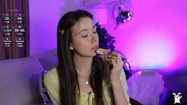 Snapshot of Goldy_Grace_ chatting on February 21, 2025, 2:48 pm Goldy Grace  online show from February 21, 2025, 2:48 pm