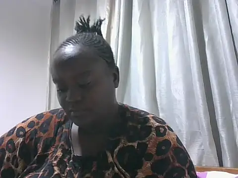 Snapshot of Hotwife8 chatting on September 25, 2025, 3:40 pm Hotwife8 online show from September 25, 2025, 3:40 pm