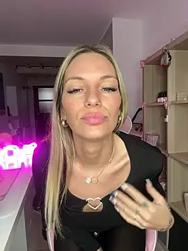 Snapshot of Lydie_off chatting on January 16, 2025, 8:11 am Lydie off online show from January 16, 2025, 8:11 am