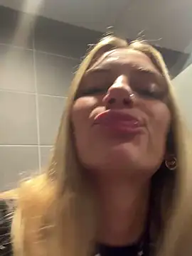 Snapshot of Lydie_off chatting on January 24, 2025, 11:26 am Lydie off online show from January 24, 2025, 11:26 am