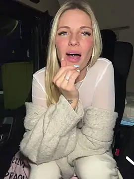 Snapshot of Lydie_off chatting on January 17, 2025, 8:33 pm Lydie off online show from January 17, 2025, 8:33 pm