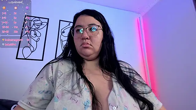 Snapshot of RubyPirsso18 chatting on February 27, 2025, 1:19 am RubyPirsso18 online show from February 27, 2025, 1:19 am
