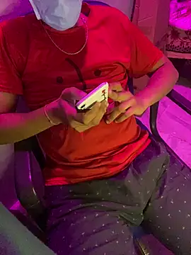 Vampiredaddy  online show from October 31, 2025, 5:31 pm