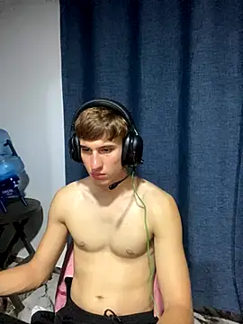 Snapshot of oliver_Lz chatting on October 27, 2025, 7:31 am oliver Lz online show from October 27, 2025, 7:31 am