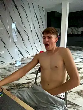 Snapshot of oliver_Lz chatting on November 12, 2025, 10:13 pm oliver Lz online show from November 12, 2025, 10:13 pm