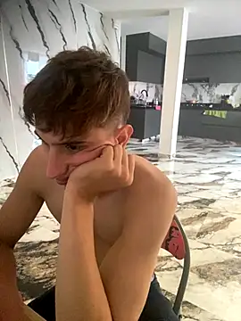 Snapshot of oliver_Lz chatting on November 15, 2025, 7:51 pm oliver Lz online show from November 15, 2025, 7:51 pm