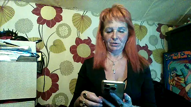 CassandraSandra44 online show from April 13, 2026, 4:11 pm