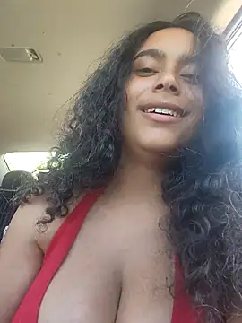 Snapshot of cinnaminnie chatting on March 22, 2025, 6:14 pm cinnaminnie online show from March 22, 2025, 6:14 pm