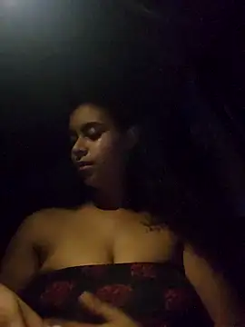 Snapshot of cinnaminnie chatting on March 4, 2025, 1:01 am cinnaminnie online show from March 4, 2025, 1:01 am