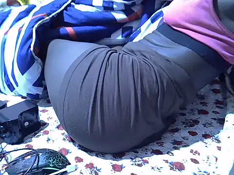 Snapshot of Just_Karu chatting on November 6, 2025, 1:20 am Just Karu online show from November 6, 2025, 1:20 am