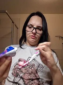 Jujuicy 97 online show from March 25, 2026, 9:14 pm