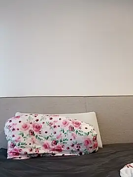 Snapshot of Jujuicy_97 chatting on November 14, 2025, 8:18 am Jujuicy 97 online show from November 14, 2025, 8:18 am