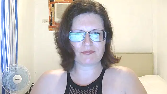 CrimsonMistress online show from January 7, 2026, 10:26 pm