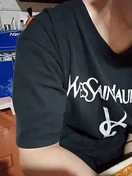 JasminePham online show from October 28, 2025, 1:17 am