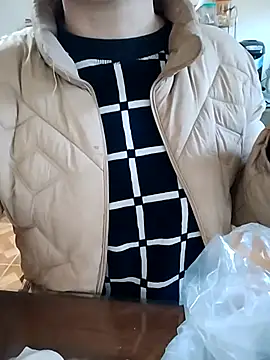 JasminePham online show from November 25, 2025, 1:28 am