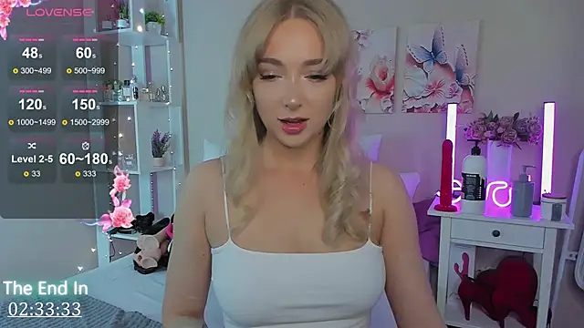 Snapshot of MissLisaX chatting on September 12, 2025, 10:48 am MissLisaX online show from September 12, 2025, 10:48 am