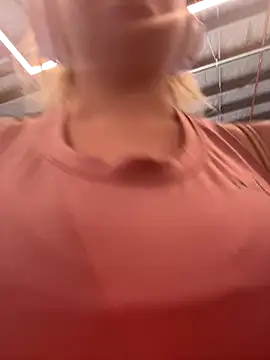 brooklynivy online show from October 9, 2025, 7:09 am