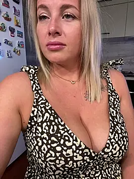 Cute Hot Alice online show from July 23, 2026, 8:16 pm