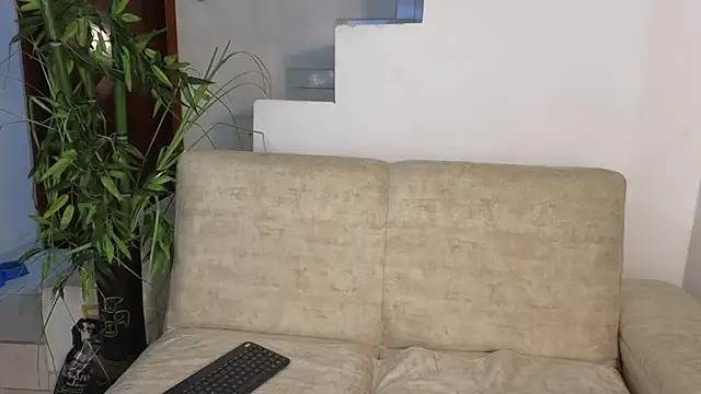 Lorenne Miller online show from September 24, 2025, 2:07 am