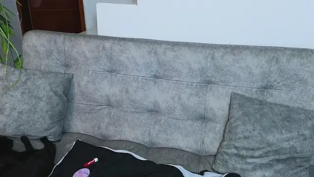 Lorenne Miller online show from February 26, 2025, 4:30 am