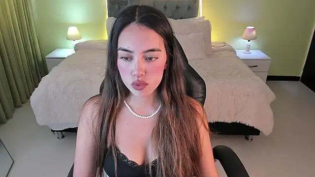 Snapshot of _Charlotte_evans_1 chatting on October 7, 2025, 8:43 pm Charlotte evans 1 online show from October 7, 2025, 8:43 pm