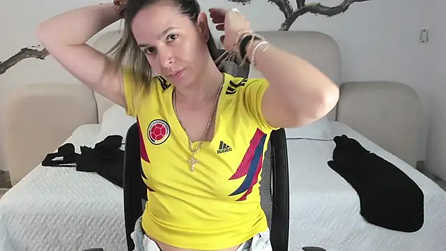 BridgetRodriguez online show from March 20, 2025, 1:37 pm