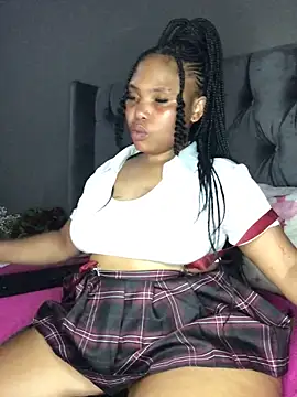 Snapshot of Anaelle24 chatting on February 21, 2025, 7:10 pm Anaelle24 online show from February 21, 2025, 7:10 pm