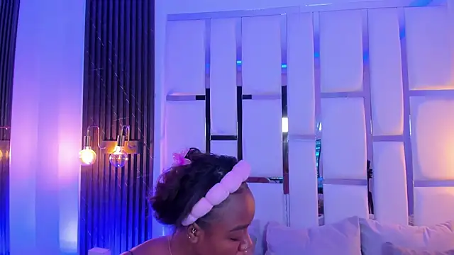 Snapshot of mia_schwarz chatting on November 20, 2025, 10:31 pm mia schwarz online show from November 20, 2025, 10:31 pm