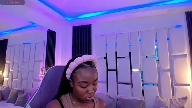 Snapshot of mia_schwarz chatting on November 12, 2025, 10:13 pm mia schwarz online show from November 12, 2025, 10:13 pm