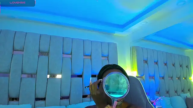 mia schwarz online show from February 5, 2026, 10:49 pm