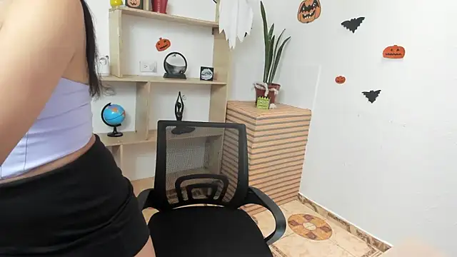 Snapshot of andy_turner chatting on October 31, 2025, 6:59 pm andy turner online show from October 31, 2025, 6:59 pm