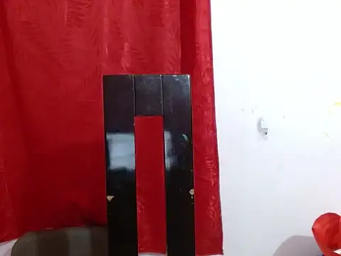 Snapshot of Mily_pao1 chatting on February 18, 2026, 11:12 pm Mily pao1 online show from February 18, 2026, 11:12 pm