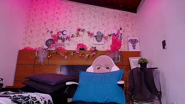 aisha sh online show from September 20, 2025, 11:59 am