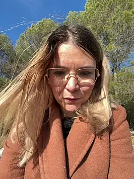 EmyLana online show from February 21, 2026, 8:16 am