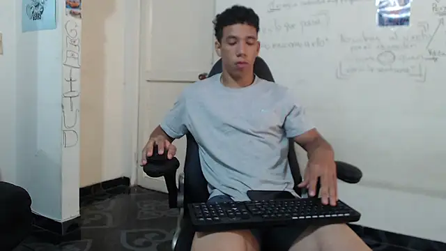 Snapshot of ethan_noir chatting on February 2, 2026, 2:38 pm ethan noir online show from February 2, 2026, 2:38 pm