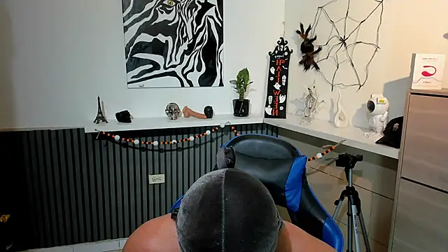 Daemon21 online show from October 21, 2025, 2:55 am