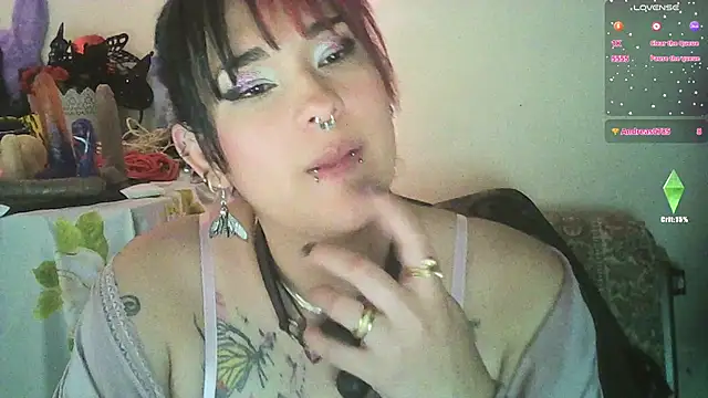 Snapshot of Ruby_Skywalker_ chatting on January 23, 2025, 5:45 am Ruby Skywalker online show from January 23, 2025, 5:45 am
