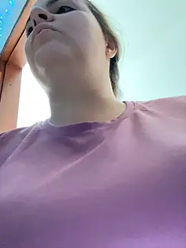 Im Amelia online show from October 28, 2025, 2:49 pm