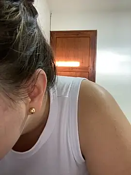 Im Amelia online show from October 3, 2025, 10:11 pm