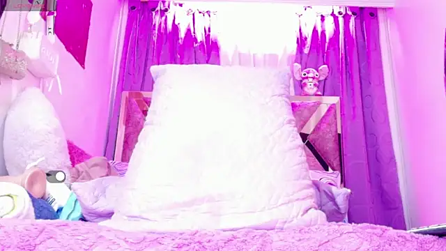 Snapshot of Doll_IvannaTs chatting on April 21, 2026, 1:42 am Doll IvannaTs online show from April 21, 2026, 1:42 am